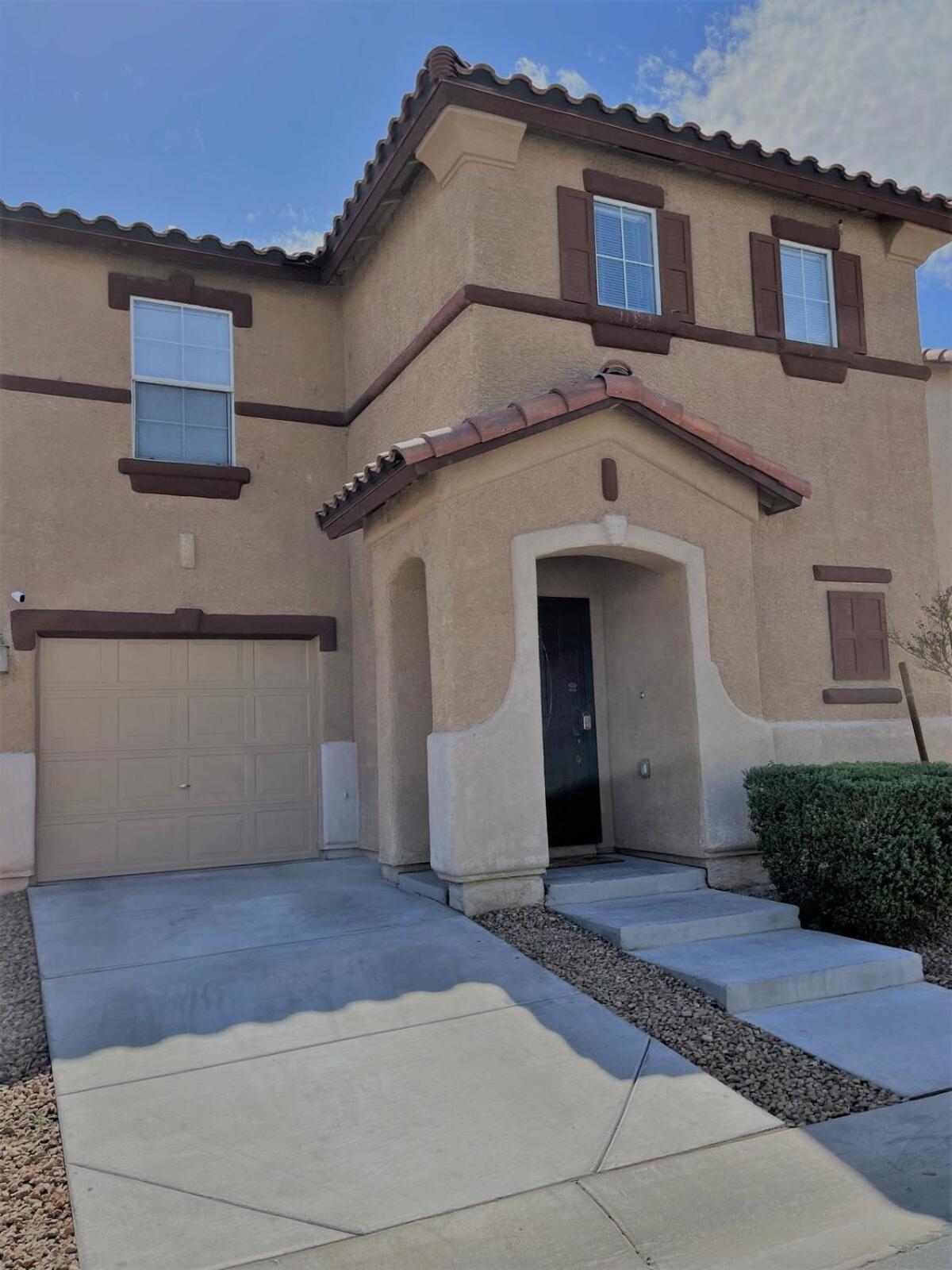 Beautiful 2 Story 20 Minutes From The Strip Holiday home *